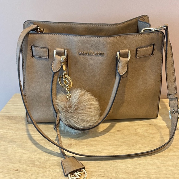 Michael Kors Tan crossbody tote with gold hardware - Picture 1 of 7